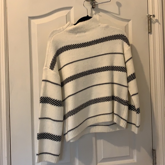 Turtle neck sweater - Picture 2 of 5